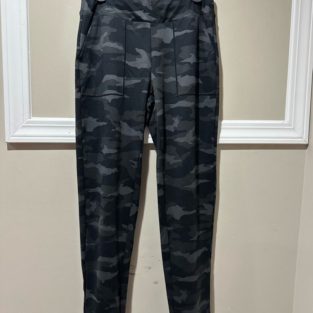 Athleta Black and Gray Camouflage Trousers with Elastic Waistband‎
